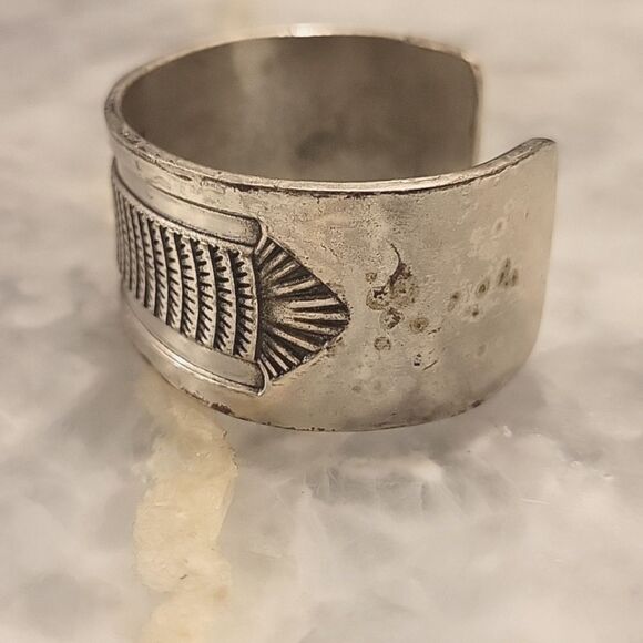 Low Luv Erin Wasson Silver Navajo Western Arrow Moto Tribal Cuff Bracelet RARE - Picture 5 of 7